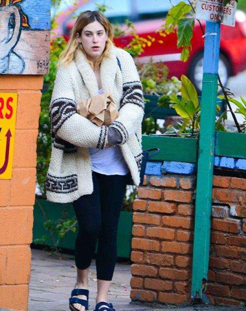 Самые нелепые и безвкусные наряды звезд за последнее время