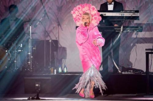 Самые нелепые и безвкусные наряды звезд за последнее время