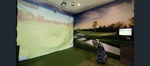 В Австралии на продажу выставлен дом с секретной парковкой и "комнатой для гольфа"
