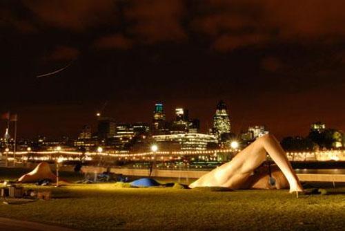 Гиганты наступают на Лондон