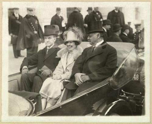 Грейс Кулидж, Калвин Кулидж (вляво) и сенатор Къртис, 1925.