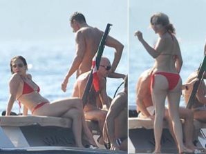 Дженнифер Лопез презентовала в Италии попу на миллион