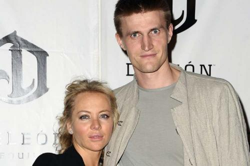 Высокорослые спортсмены, которые выбрали в жены сексуальных коротышек