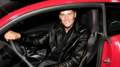 Автопарк знаменитостей: какие машины любят звезды