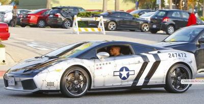 Автопарк знаменитостей: какие машины любят звезды