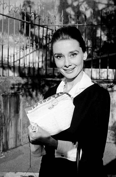 Фотоальбом легенды: правила жизни Одри Хепберн