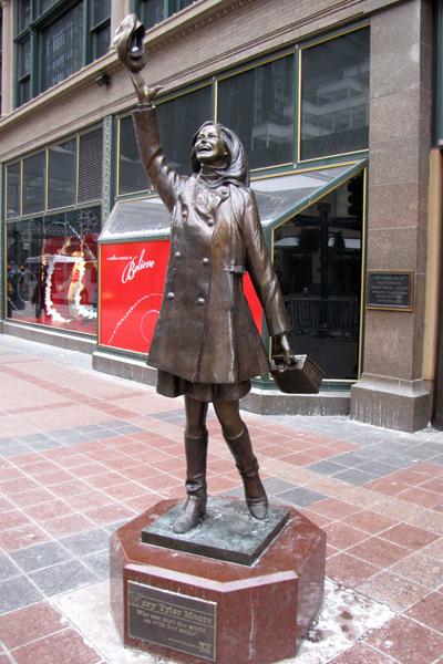 Самые известные памятники голливудским знаменитостям