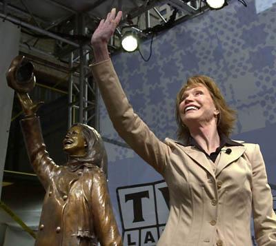 Самые известные памятники голливудским знаменитостям