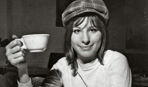 Звезды, которым неказистая внешность не помешала стать знаменитыми