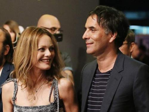 Звезды, которым неказистая внешность не помешала стать знаменитыми