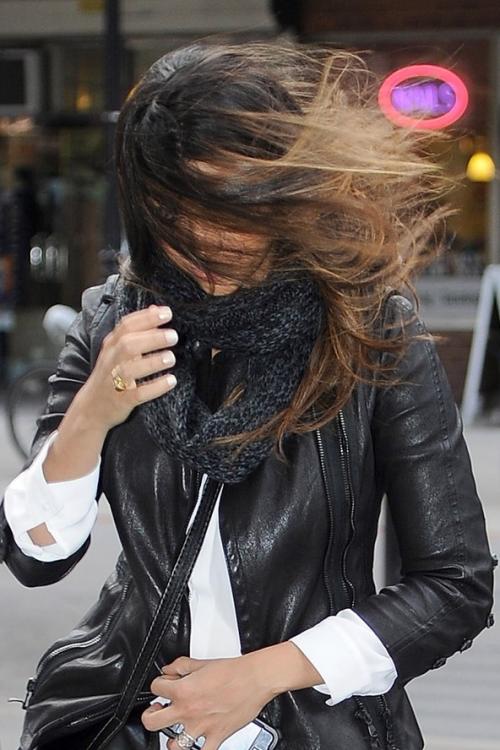 Знаменитости, застигнутые врасплох порывами ветра