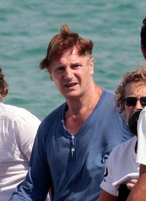 Знаменитости, застигнутые врасплох порывами ветра