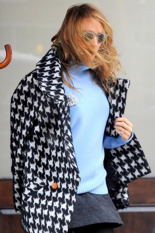 Знаменитости, застигнутые врасплох порывами ветра