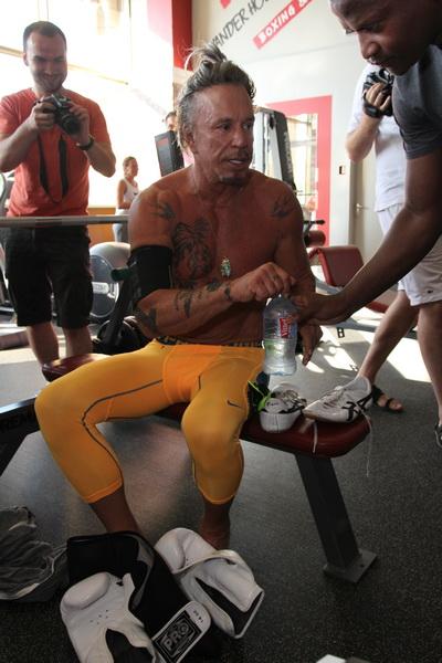 Микки Рурк в Москве дал мастер-класс по боксу