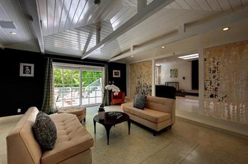 Подружка Человека-паука продает дом в Лос-Анджелесе