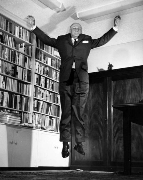 Звезды прыгают в объективе Филиппа Халсмана