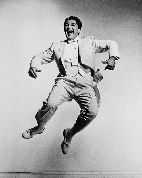 Звезды прыгают в объективе Филиппа Халсмана