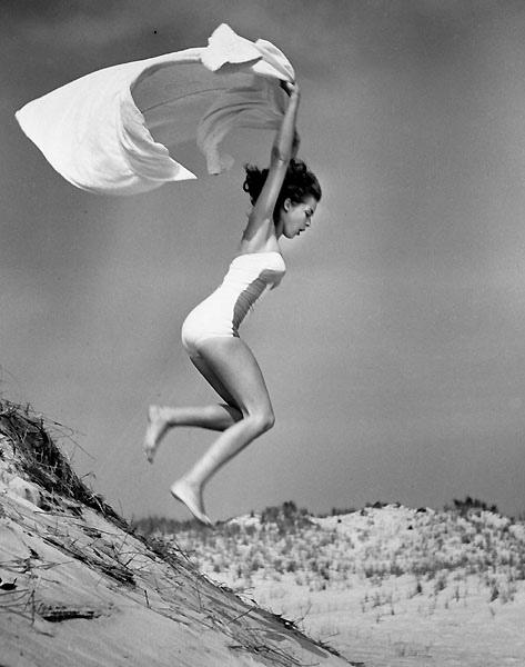 Звезды прыгают в объективе Филиппа Халсмана