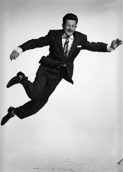 Звезды прыгают в объективе Филиппа Халсмана