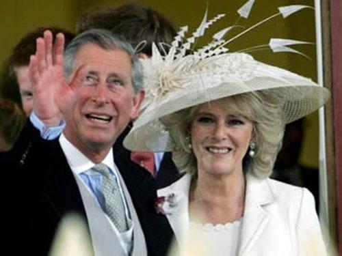 Что под мантией у королевы?