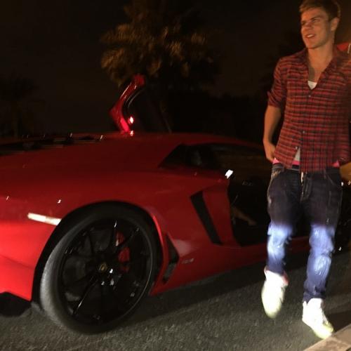 Самые неожиданные фото российских футболистов из Сети