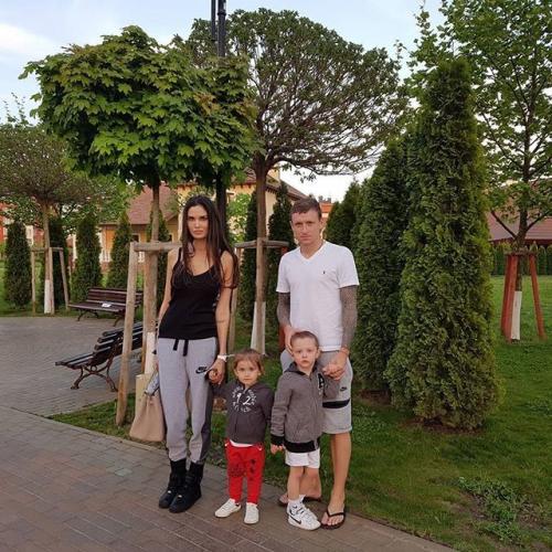 Самые неожиданные фото российских футболистов из Сети