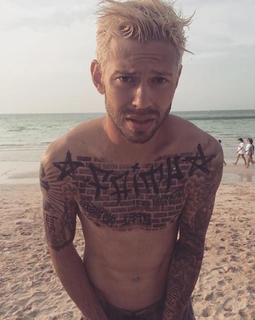 Самые неожиданные фото российских футболистов из Сети