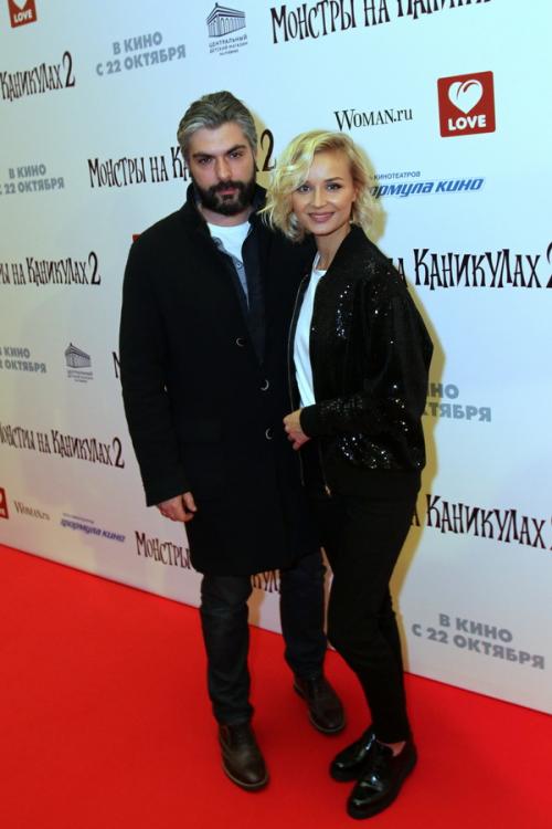 Полине Гагариной понравилось быть дочкой Дракулы