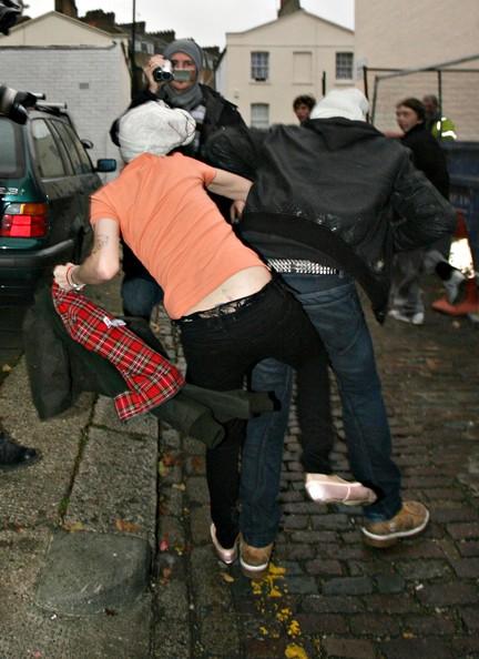 Топ-20 самых хулиганских нападений звезд на папарацци