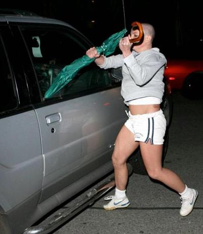 Топ-20 самых хулиганских нападений звезд на папарацци