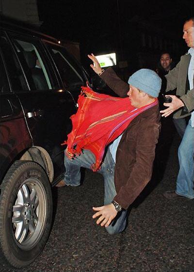 Топ-20 самых хулиганских нападений звезд на папарацци