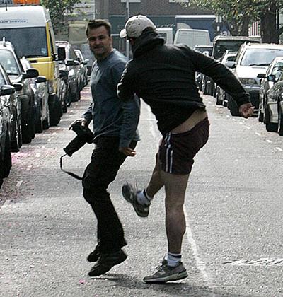 Топ-20 самых хулиганских нападений звезд на папарацци