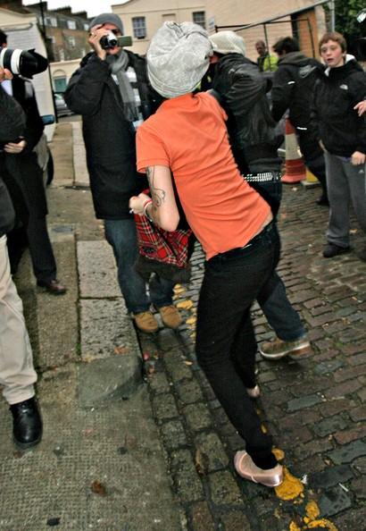 Топ-20 самых хулиганских нападений звезд на папарацци