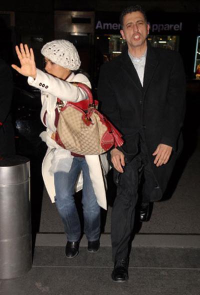 Топ-20 самых хулиганских нападений звезд на папарацци