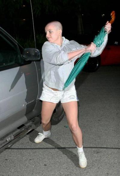 Топ-20 самых хулиганских нападений звезд на папарацци