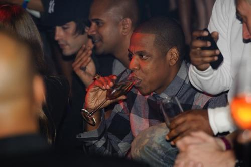 Самые большие чаевые, оставленные знаменитостями