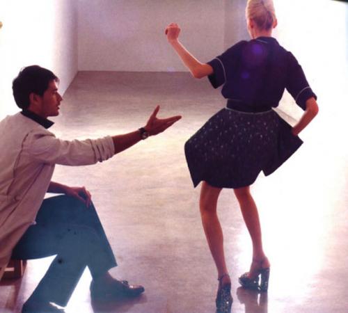 Самые курьёзные падения топ-моделей на подиуме