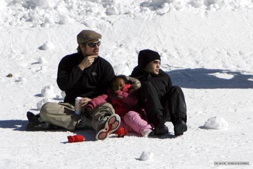 Семейство Джоли-Питт порезвилось на горнолыжном курорте