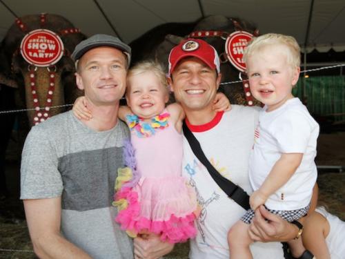 Знаменитости, чьих детей выносили суррогатные матери