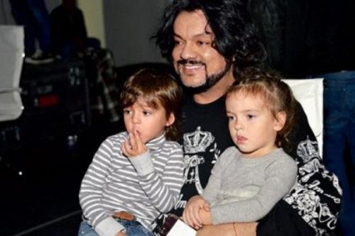 Знаменитости, чьих детей выносили суррогатные матери