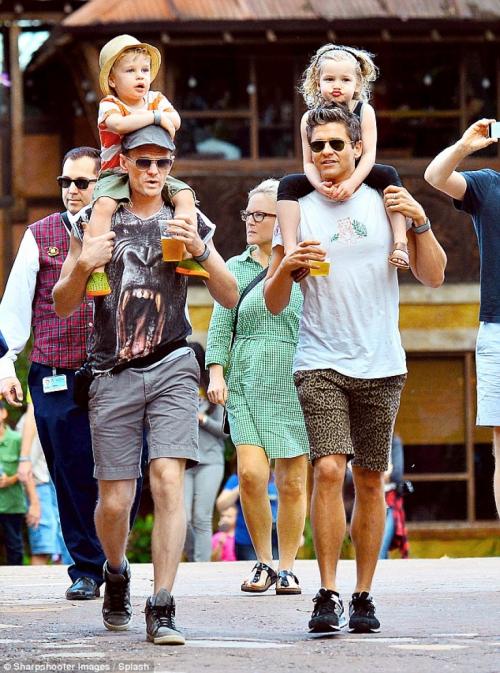 Знаменитости, чьих детей выносили суррогатные матери