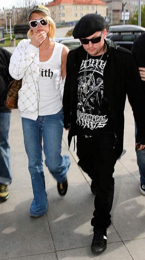 Пэрис Хилтон получила от бойфренда удар ногой в челюсть