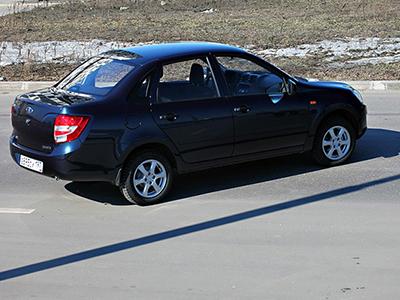 Топ-25 самых продаваемых автомобилей 2012 года в России