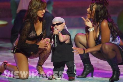 Маленький гигант инициировал секс-скандал в Голливуде