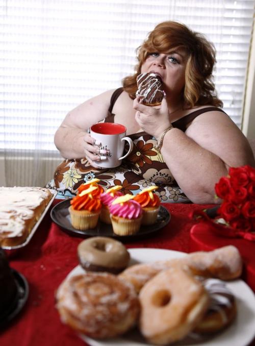 200-килограммовая американка возбуждается от еды