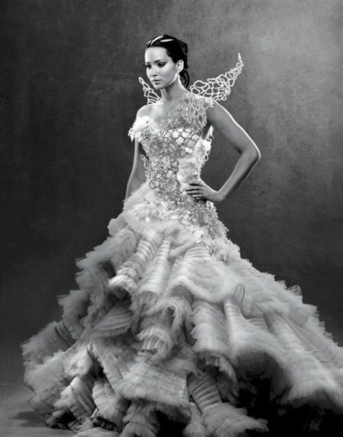 20 звезд с внушительной грудью