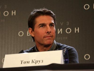 Том Круз приехал в Москву с женой
