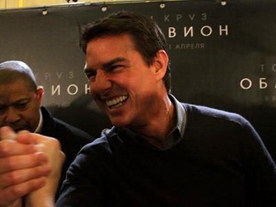 Том Круз приехал в Москву с женой