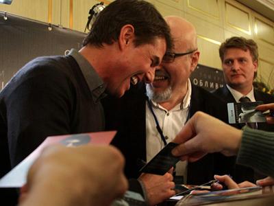 Том Круз приехал в Москву с женой