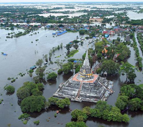 Бангкок на грани полного затопления